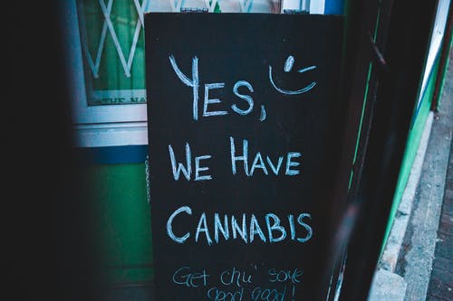 Medical Marijuana: What Are Its Benefits and Drawbacks?