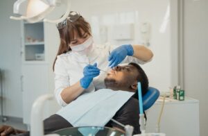 How Do Family Dentists and Cosmetic Dentists Vary From One Another?